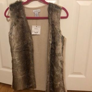 Liz Claiborne faux fur front vest NWT